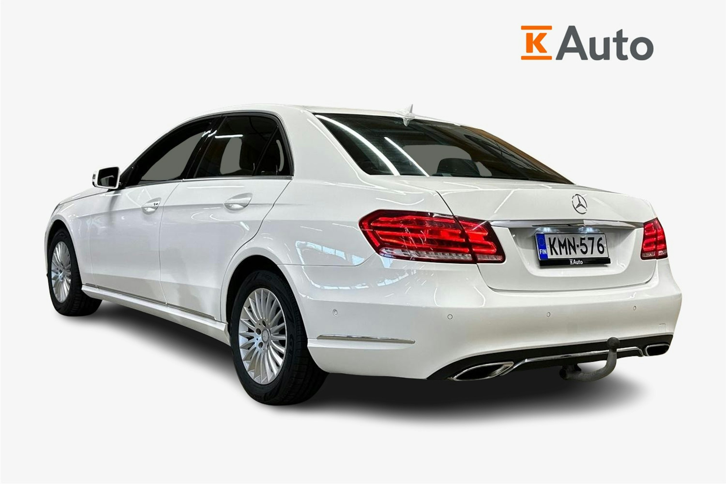 valkoinen Mercedes-Benz E 2014 kuva 2.