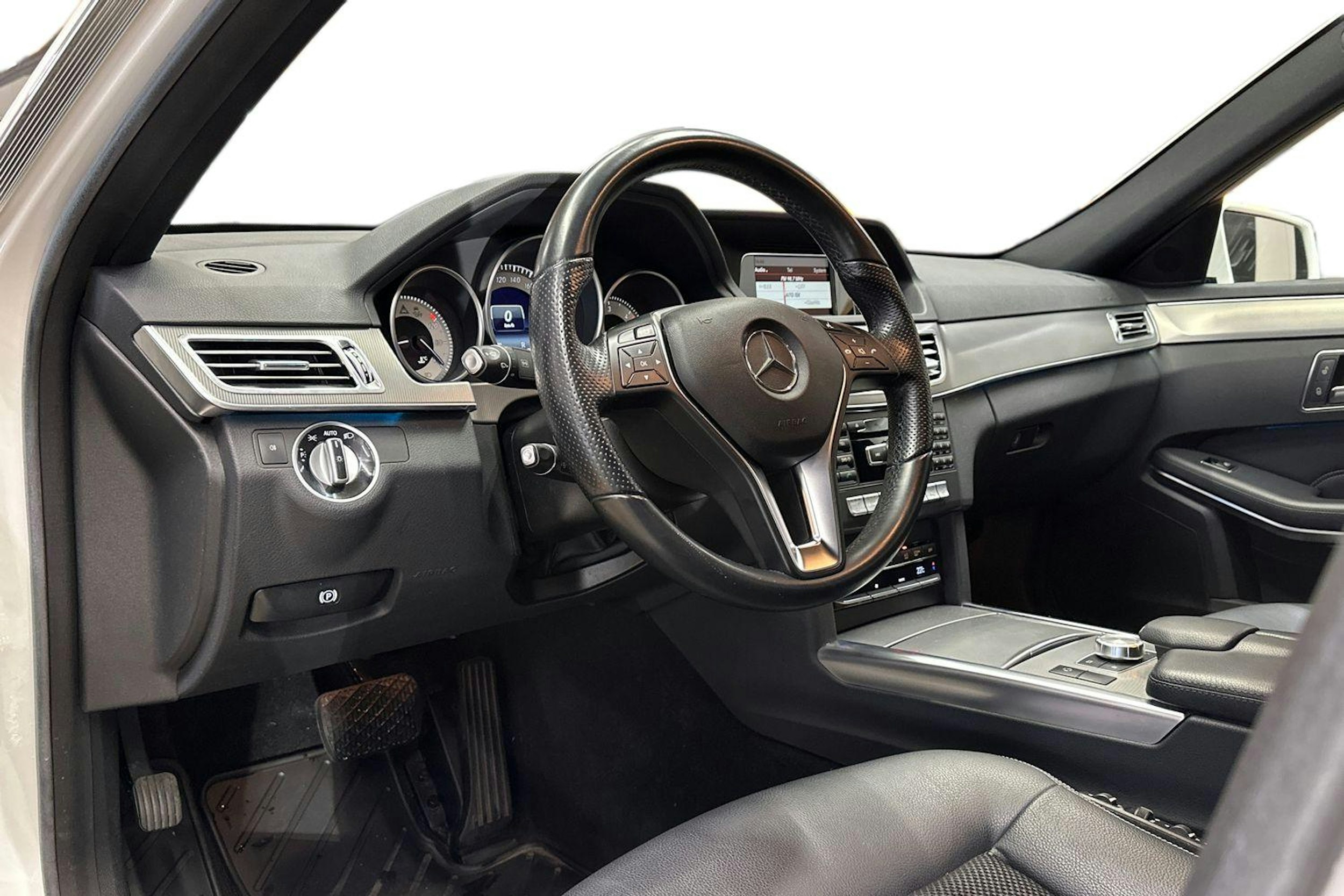 valkoinen Mercedes-Benz E 2014 kuva 7.