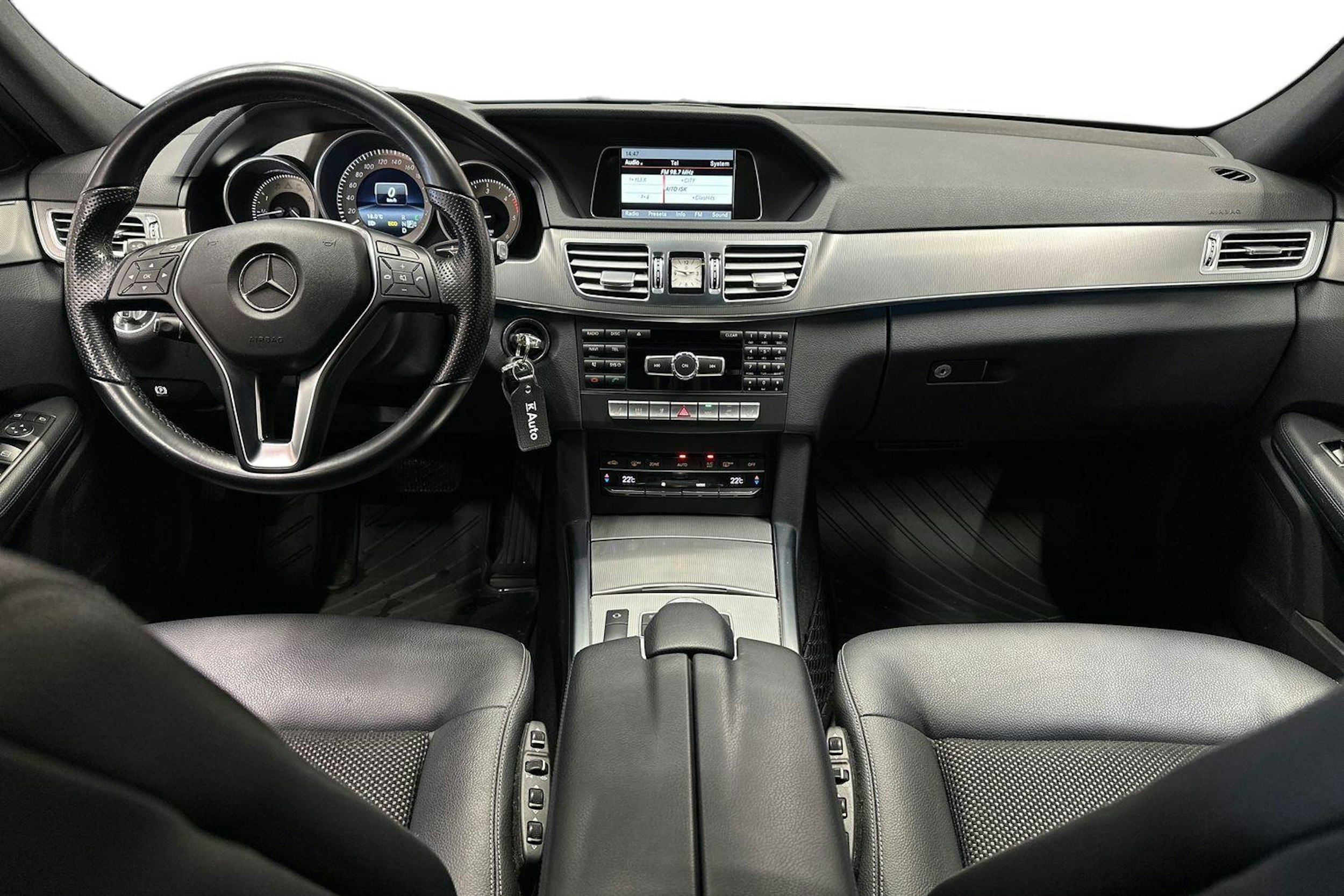 valkoinen Mercedes-Benz E 2014 kuva 9.