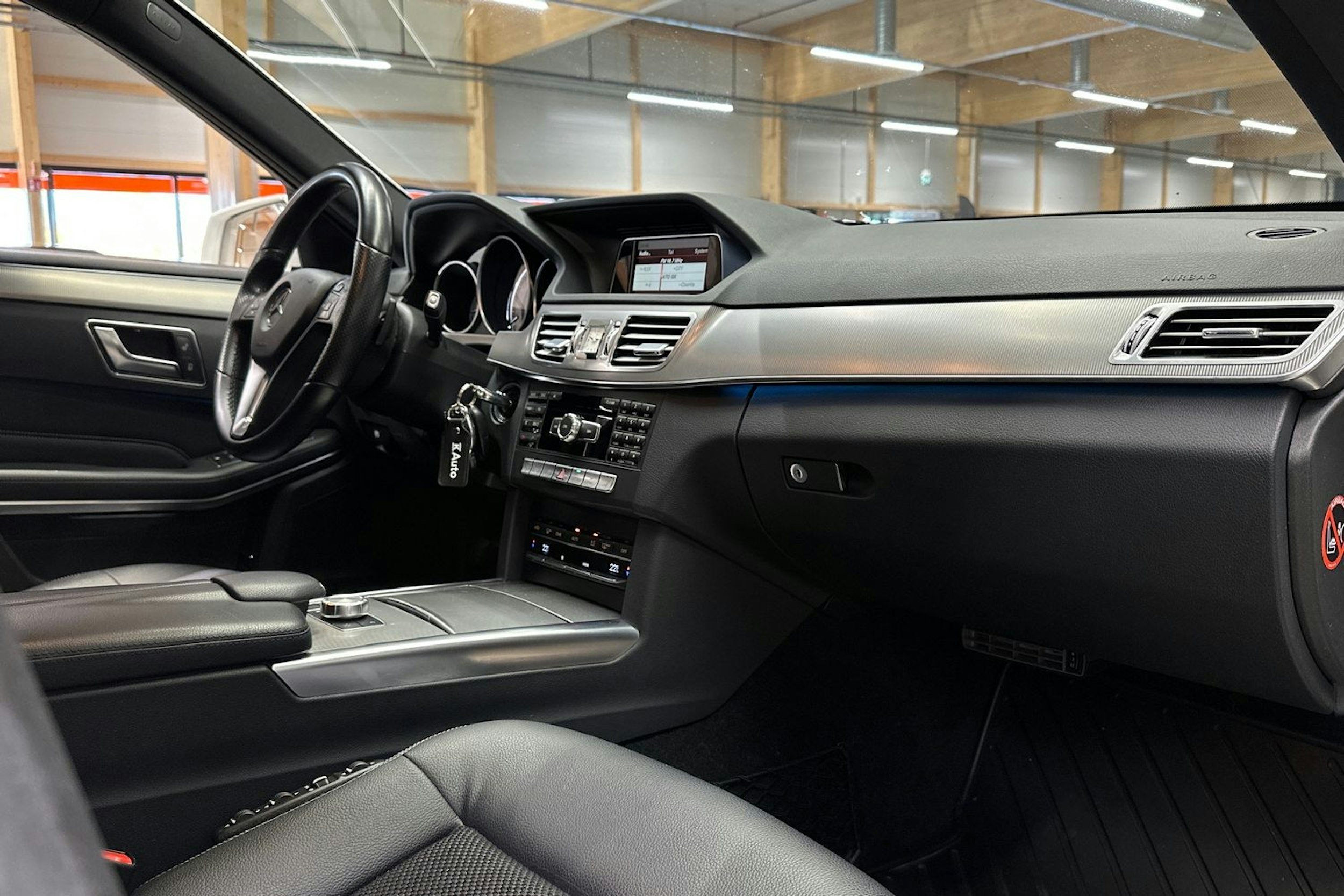 valkoinen Mercedes-Benz E 2014 kuva 14.