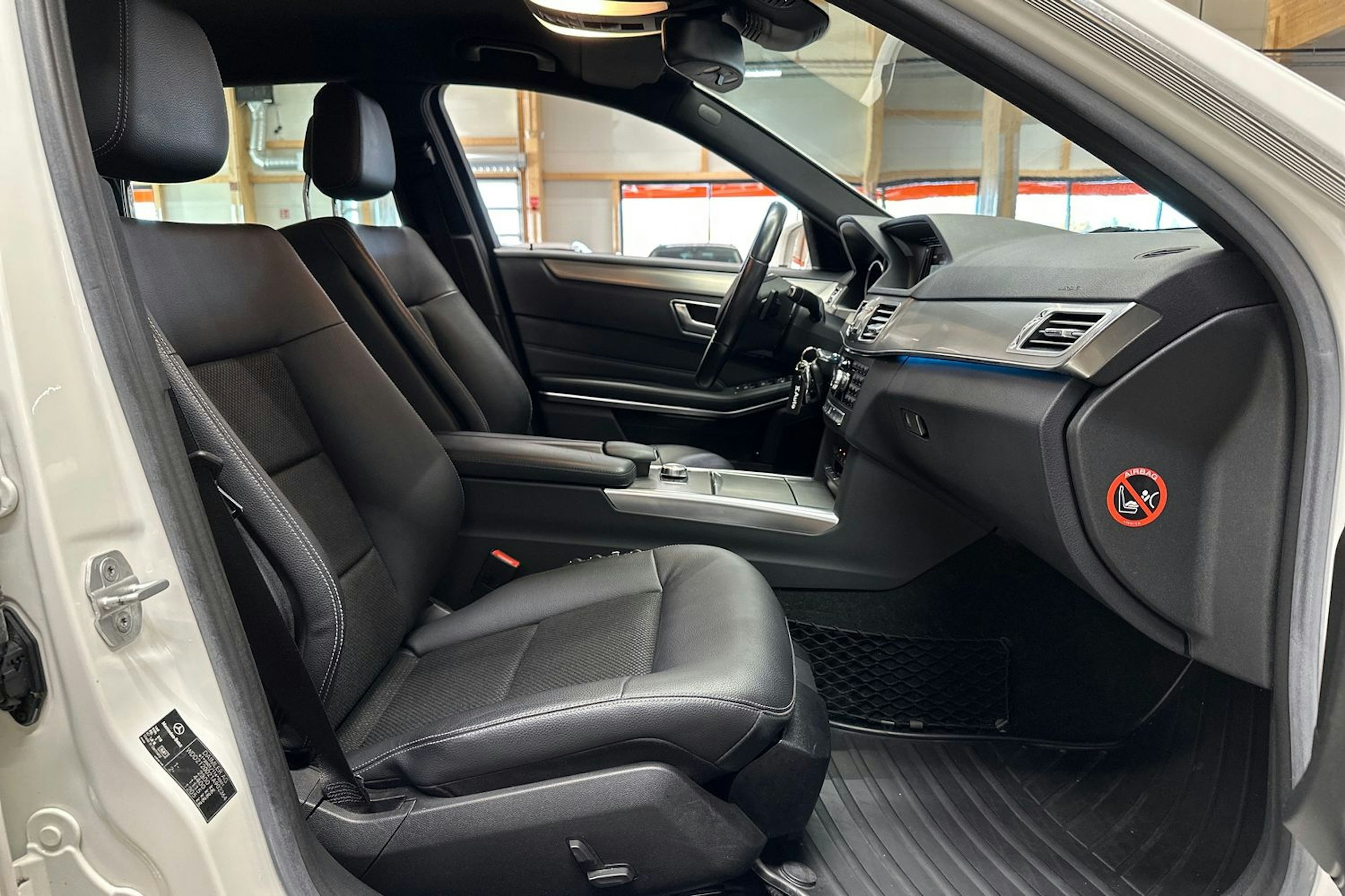 valkoinen Mercedes-Benz E 2014 kuva 15.