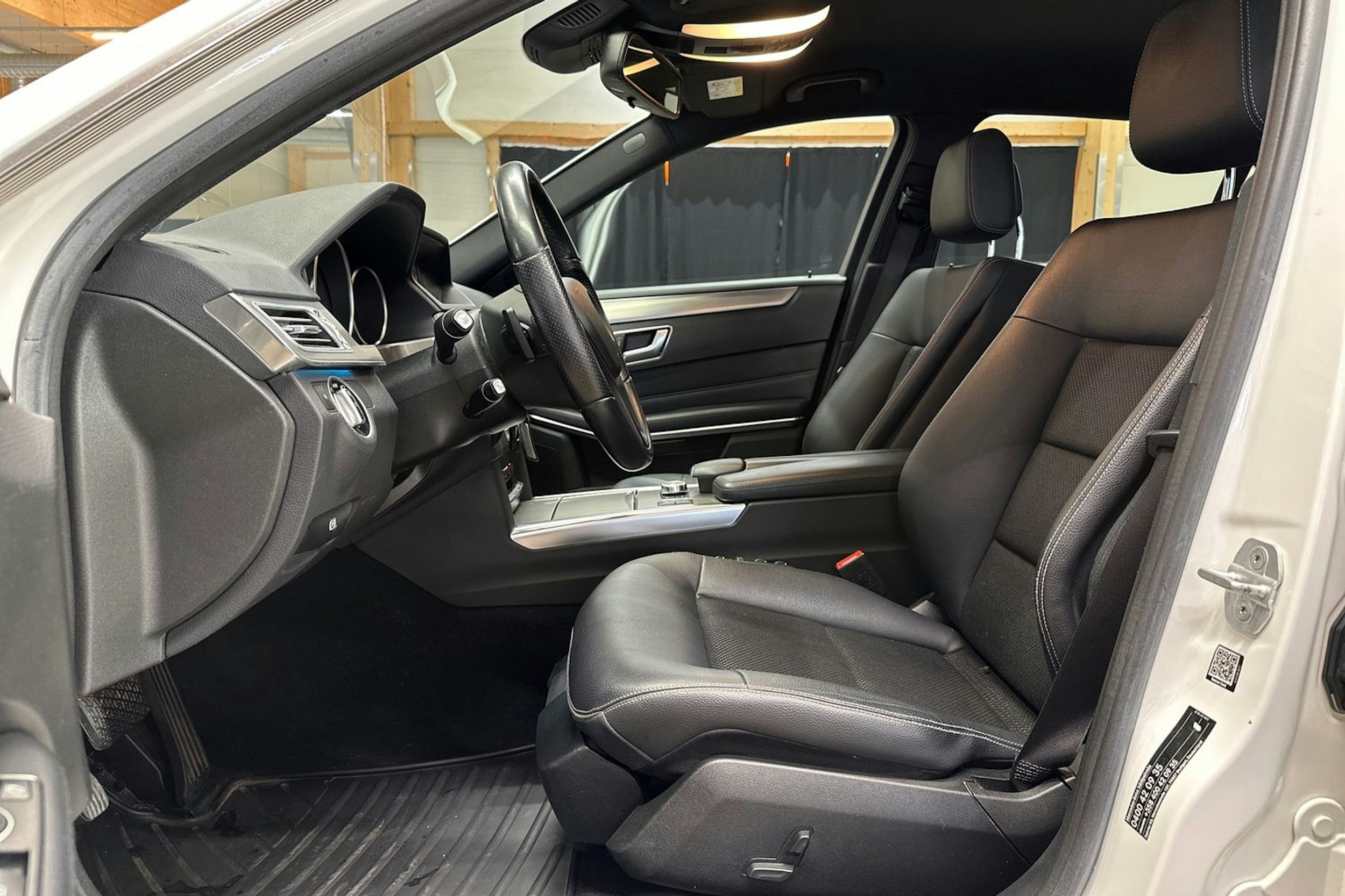 valkoinen Mercedes-Benz E 2014 kuva 17.