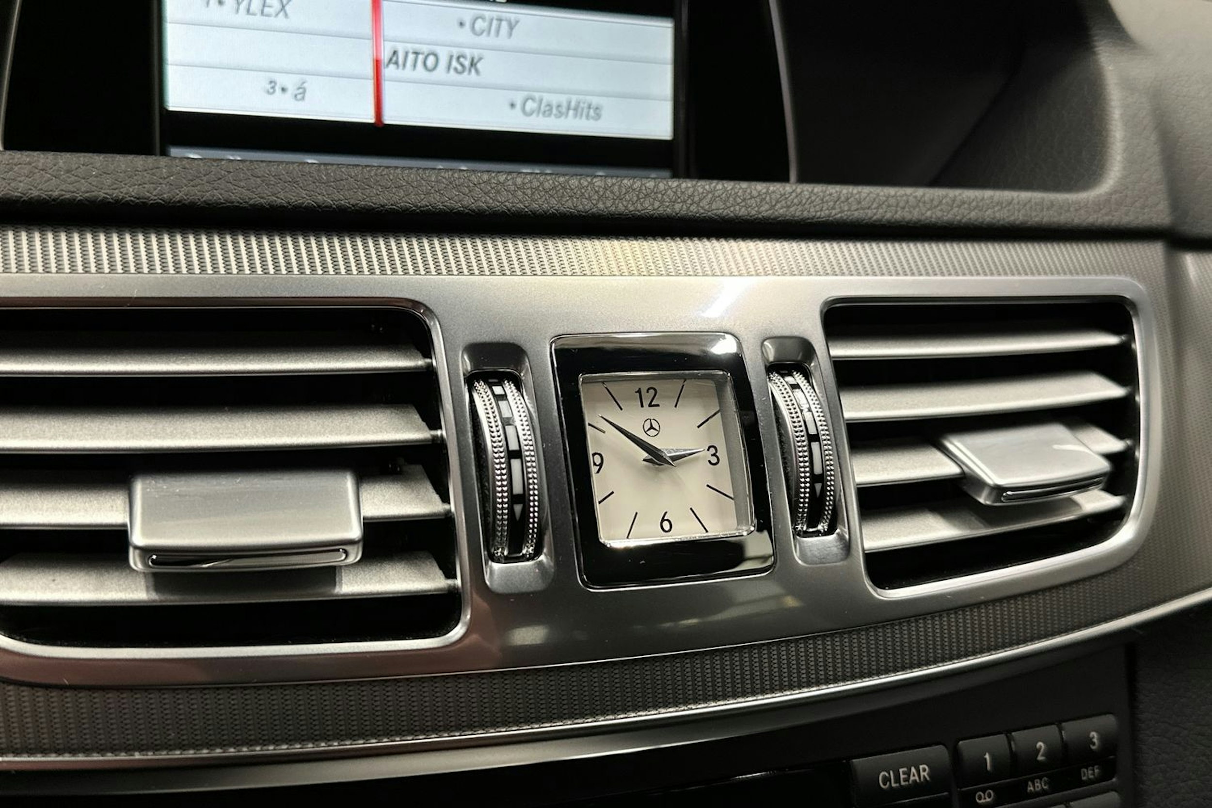 valkoinen Mercedes-Benz E 2014 kuva 19.