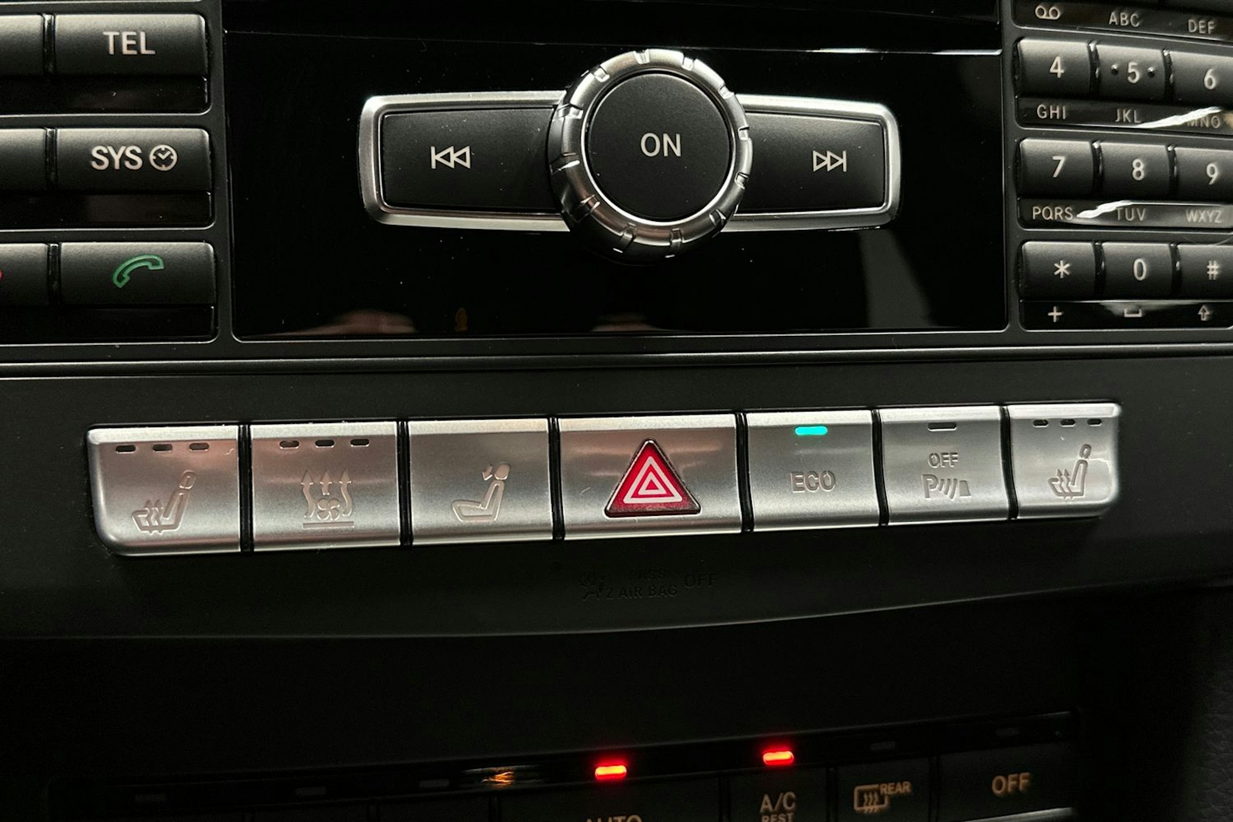 valkoinen Mercedes-Benz E 2014 kuva 21.