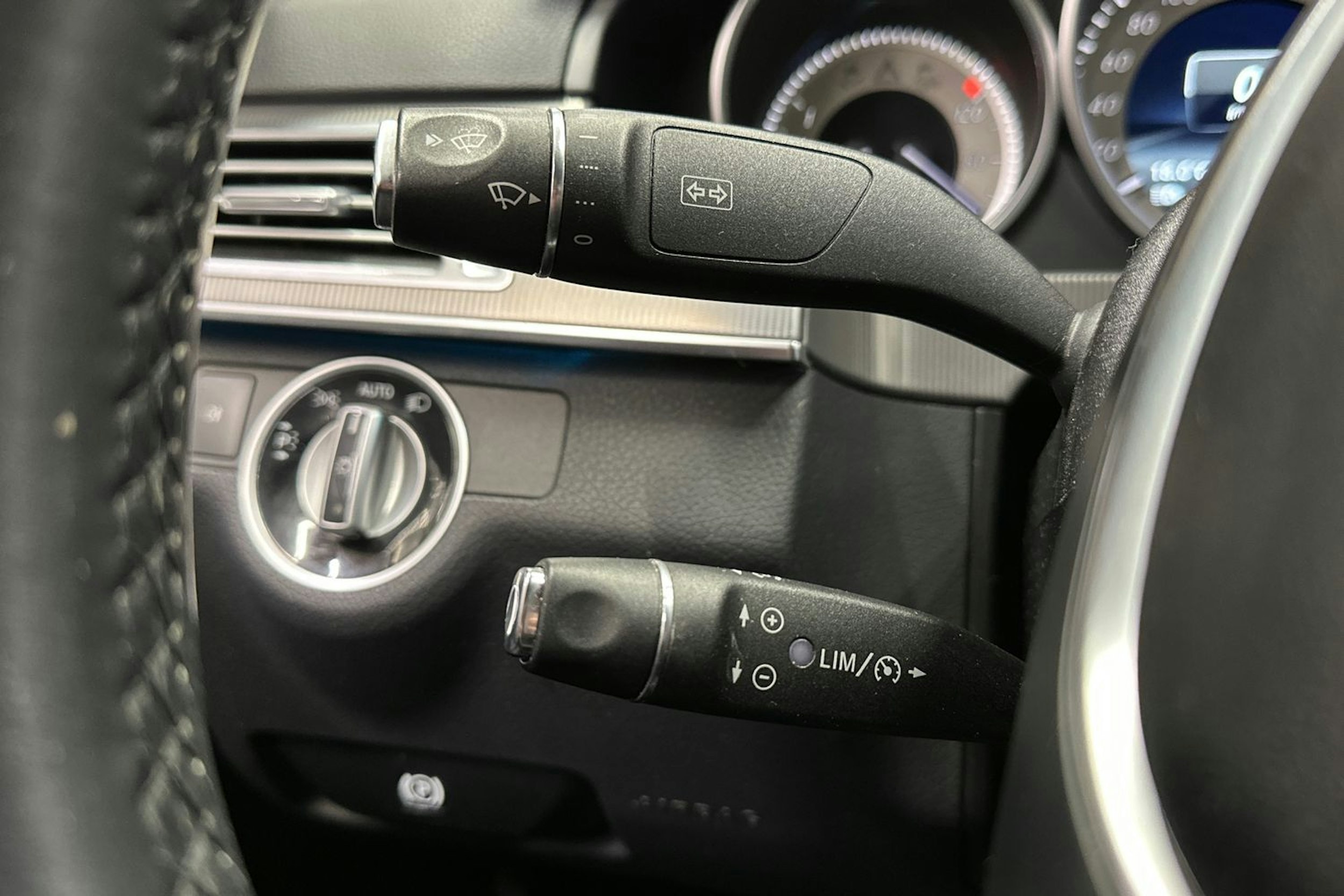 valkoinen Mercedes-Benz E 2014 kuva 26.
