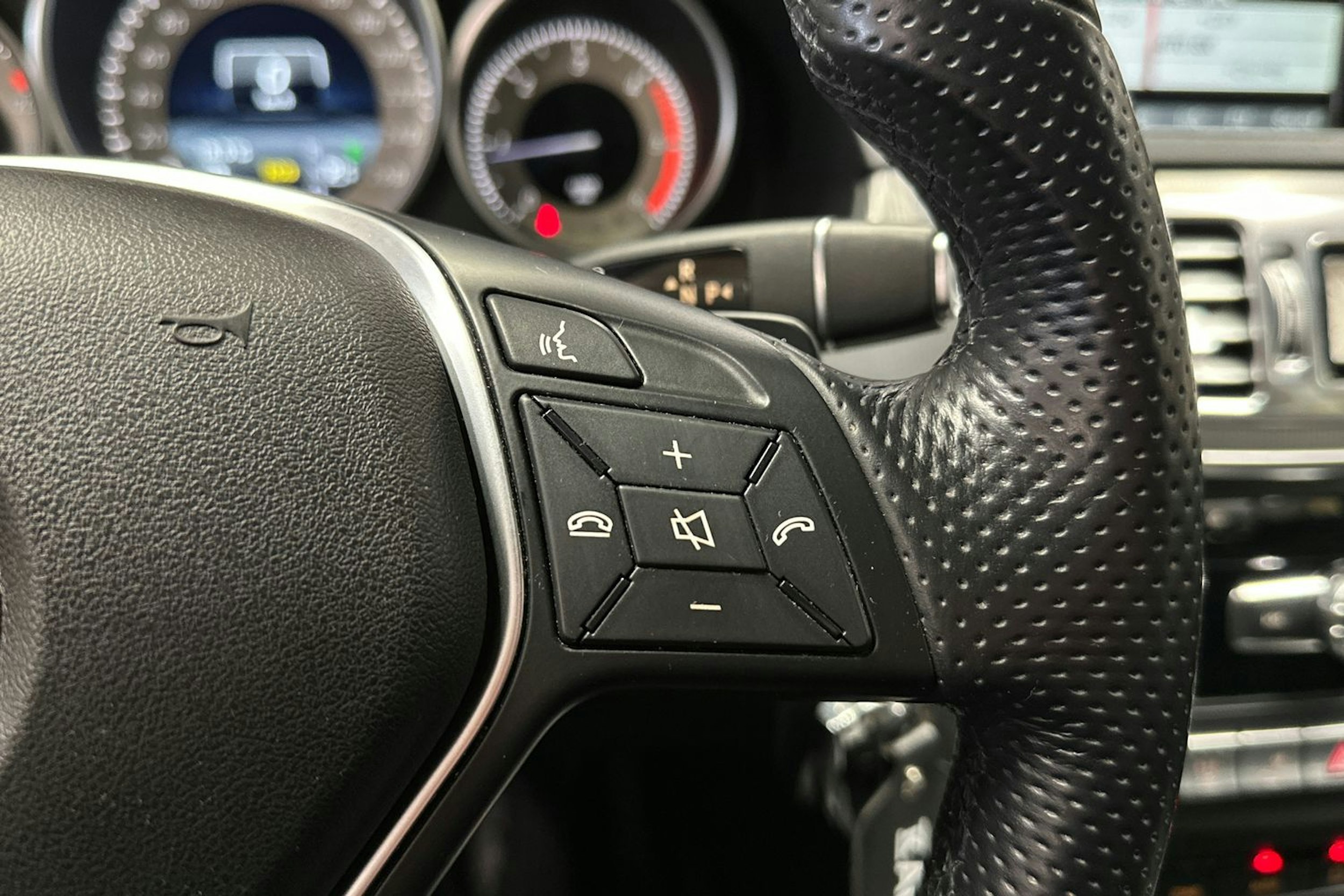 valkoinen Mercedes-Benz E 2014 kuva 29.