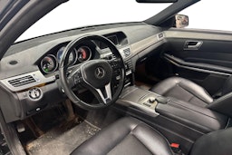 musta Mercedes-Benz E 2015 kuva 3.