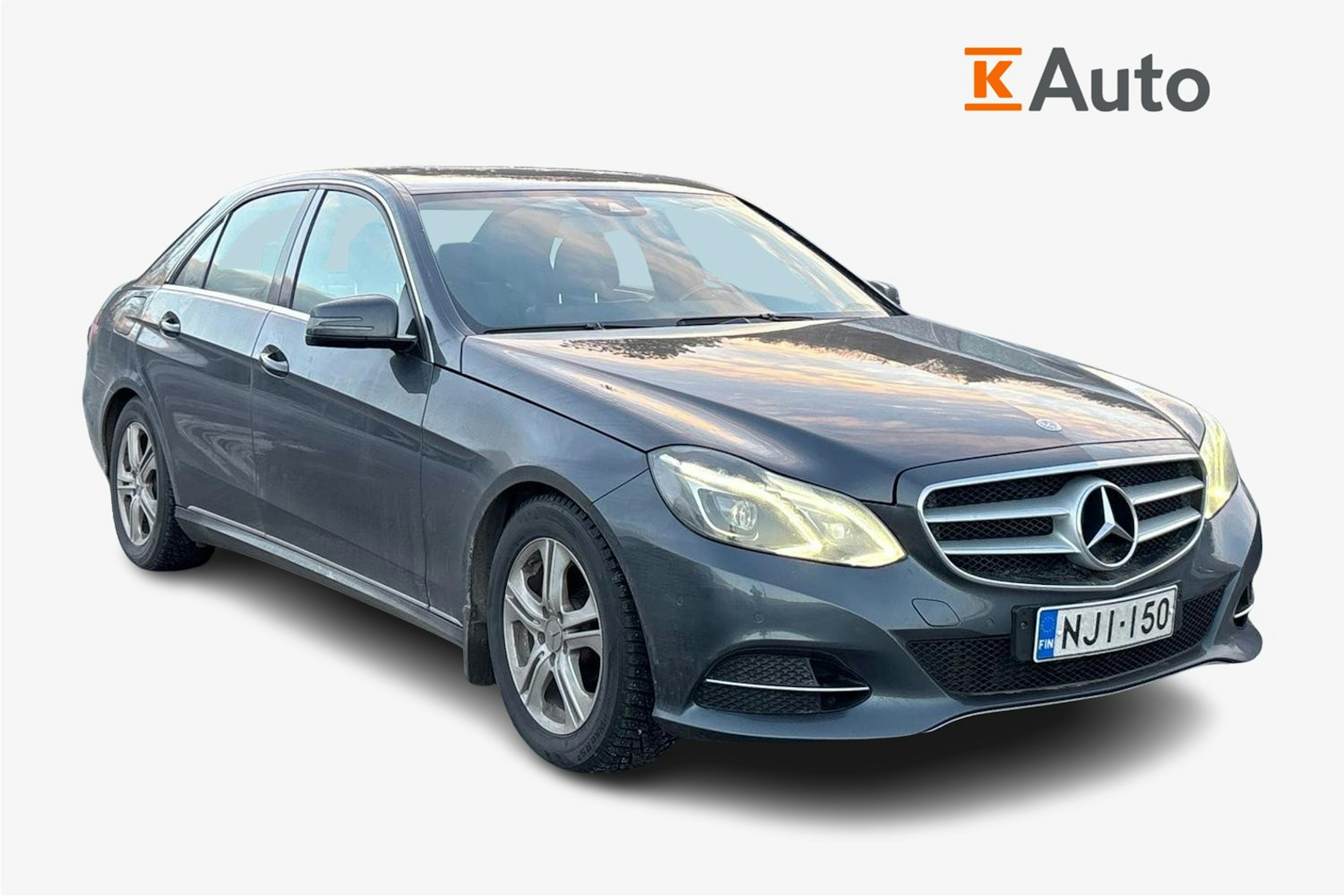 harmaa Mercedes-Benz E 2014 kuva 1.