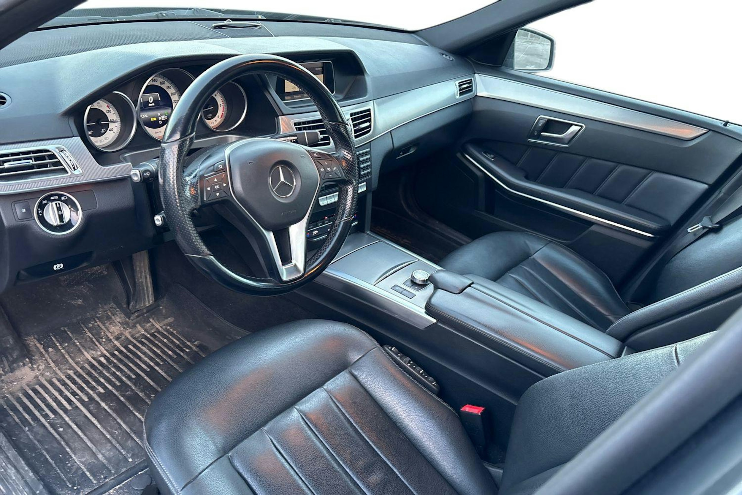 harmaa Mercedes-Benz E 2014 kuva 3.