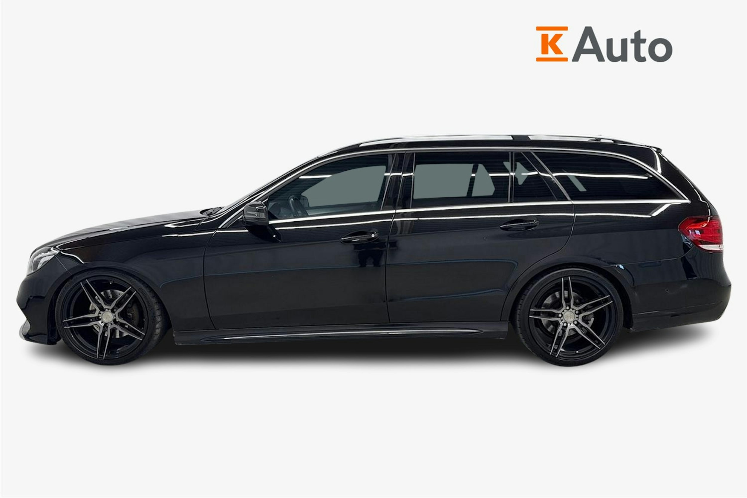 musta Mercedes-Benz E 2014 kuva 6.