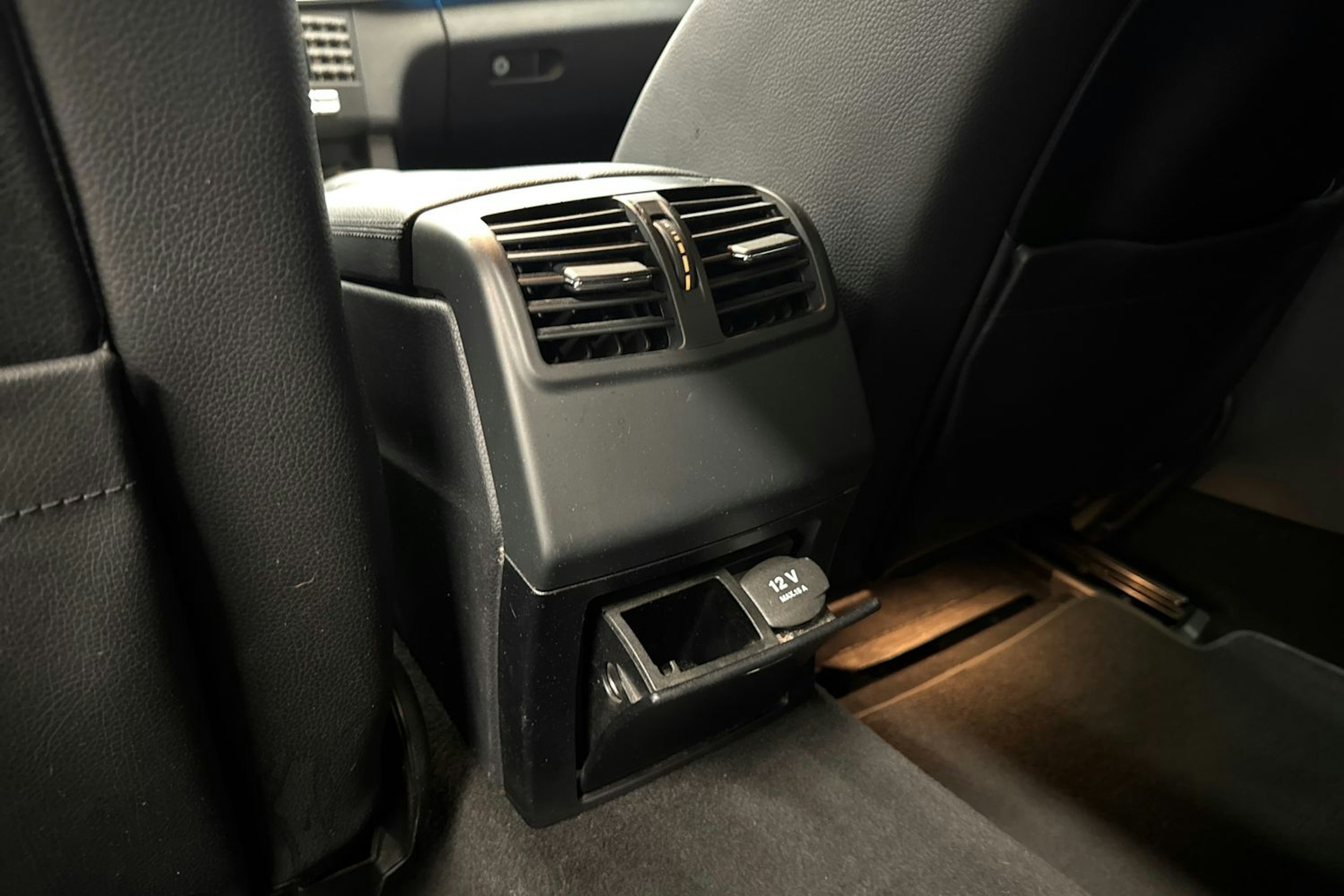 musta Mercedes-Benz E 2014 kuva 14.