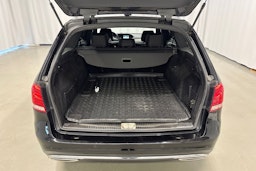 musta Mercedes-Benz E 2014 kuva 15.