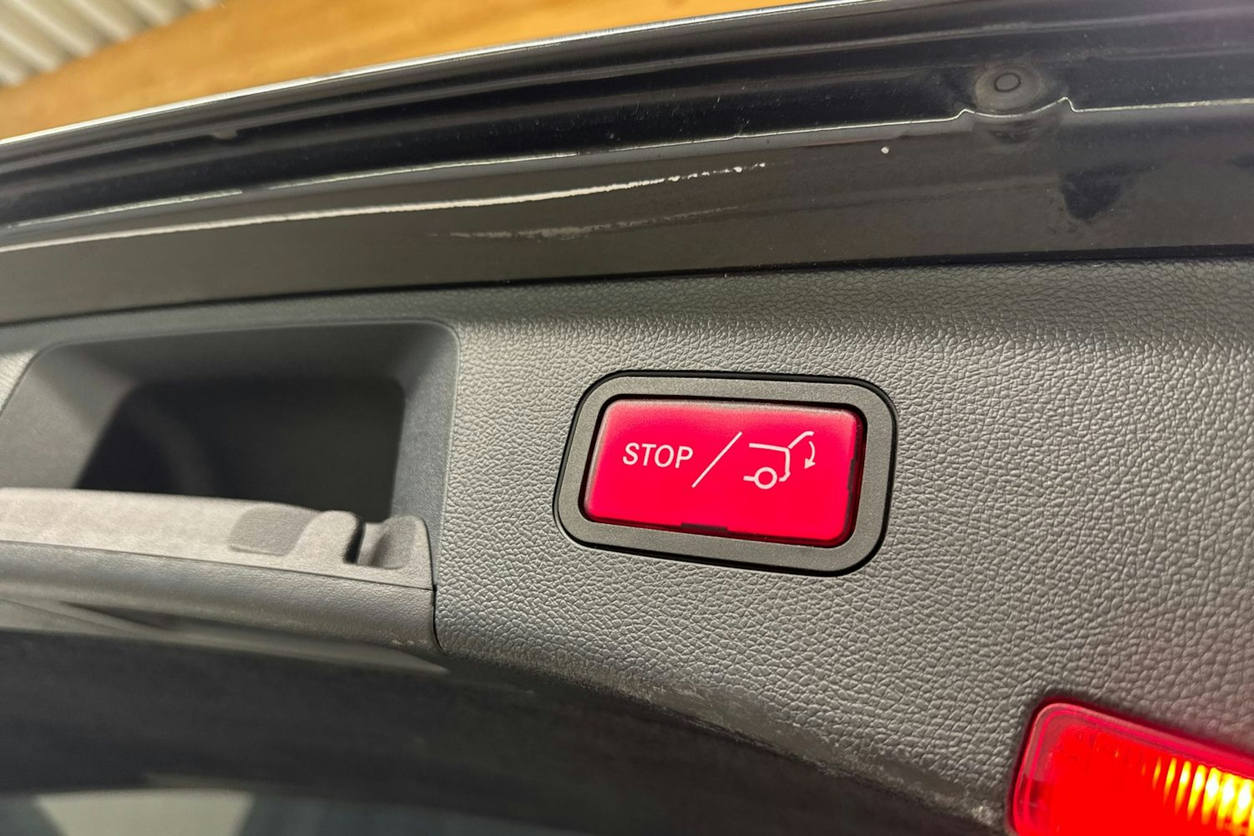 musta Mercedes-Benz E 2014 kuva 16.