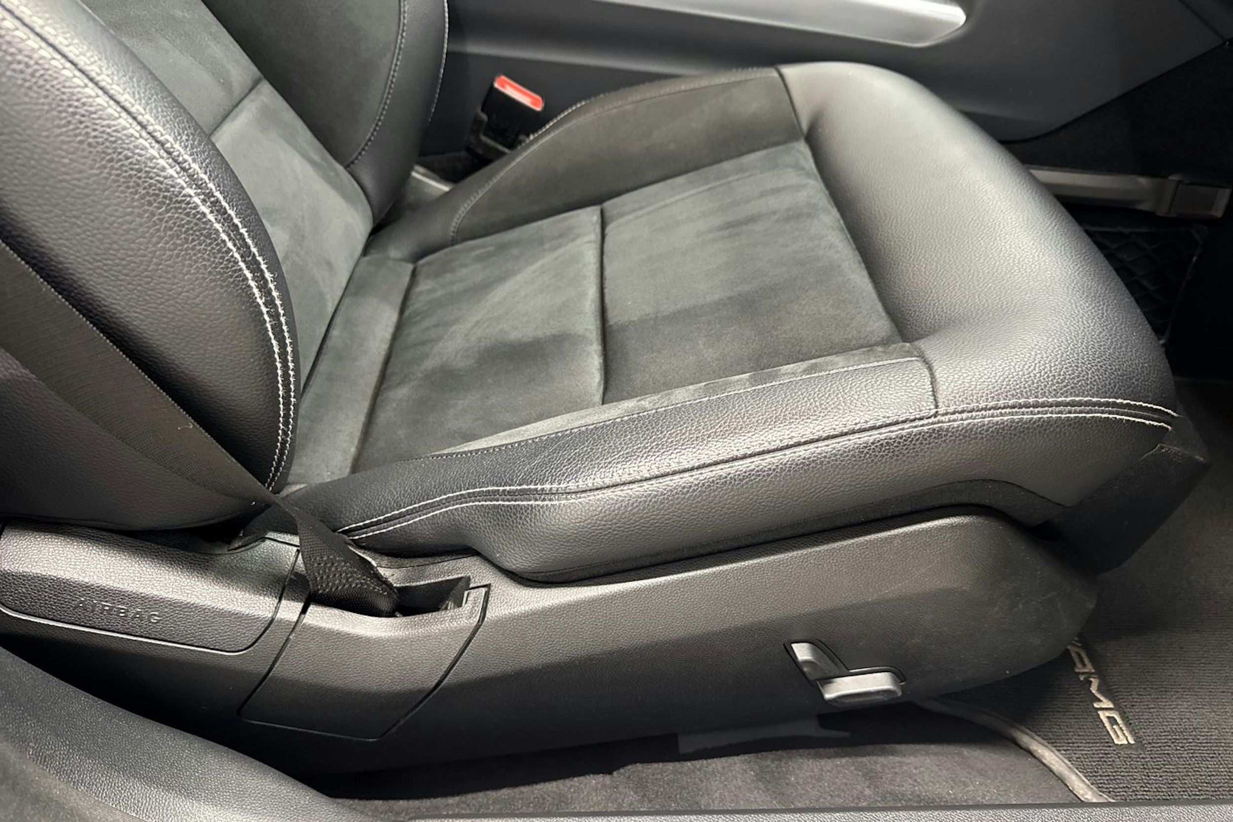 musta Mercedes-Benz E 2014 kuva 19.