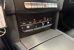 musta Mercedes-Benz E 2014 kuva 25.