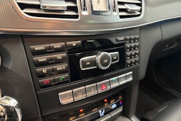 musta Mercedes-Benz E 2014 kuva 26.