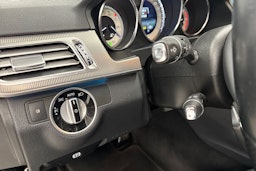 musta Mercedes-Benz E 2014 kuva 30.