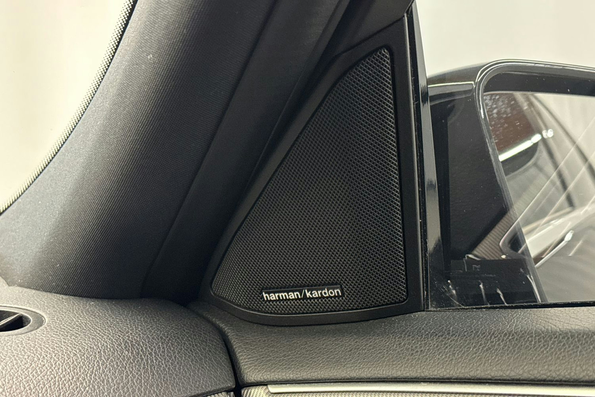 musta Mercedes-Benz E 2014 kuva 33.