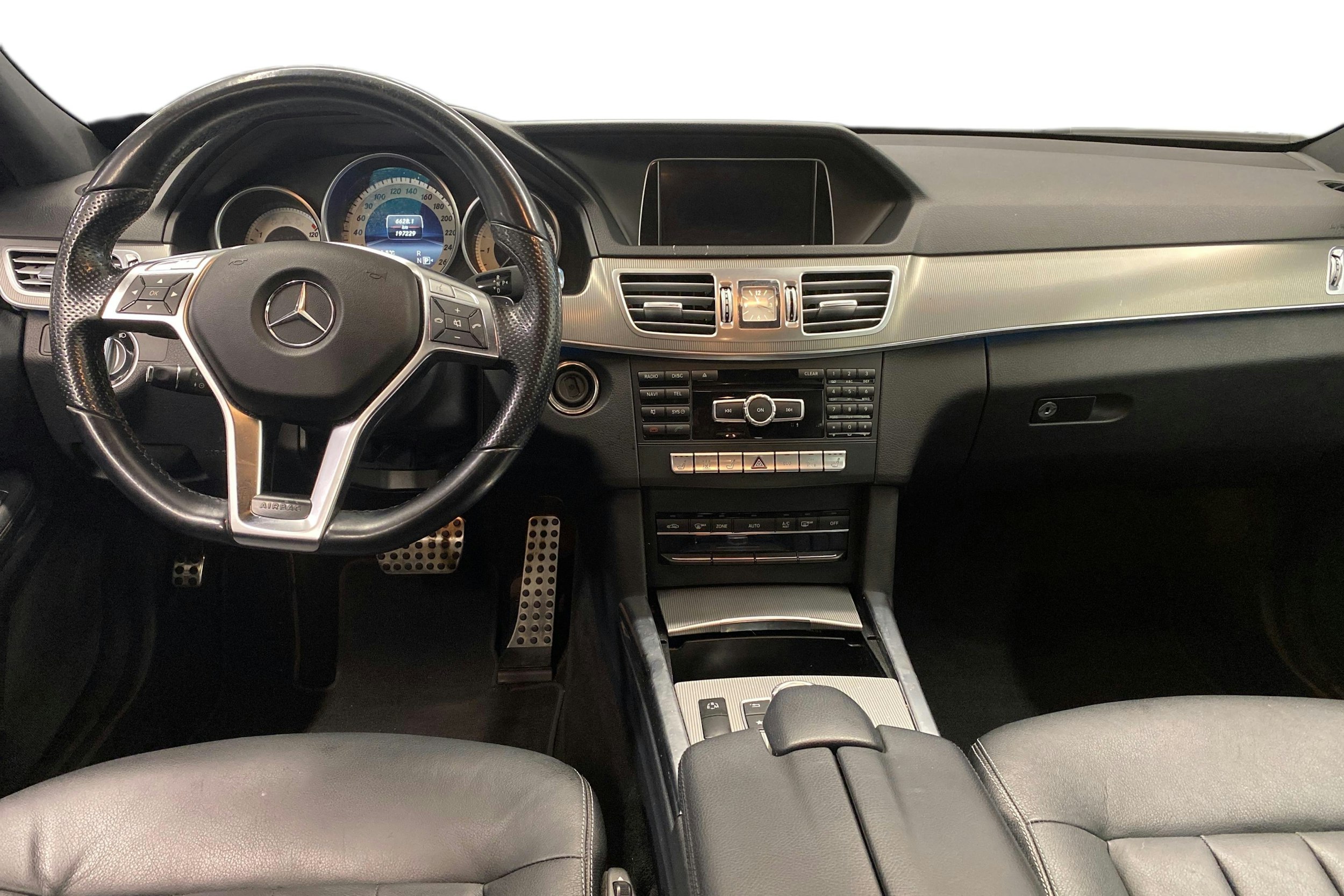 musta Mercedes-Benz E 2014 kuva 9.