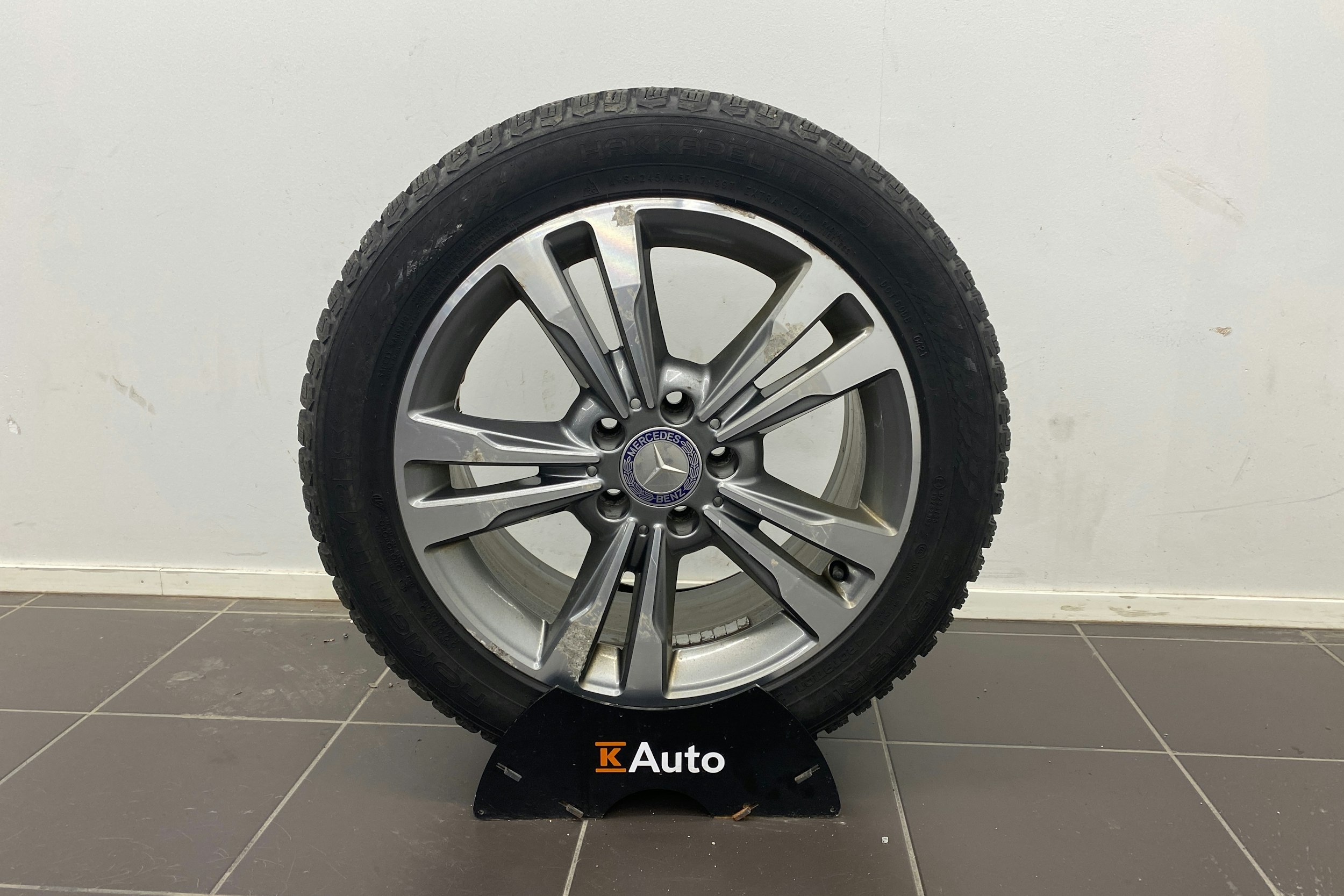 musta Mercedes-Benz E 2014 kuva 13.