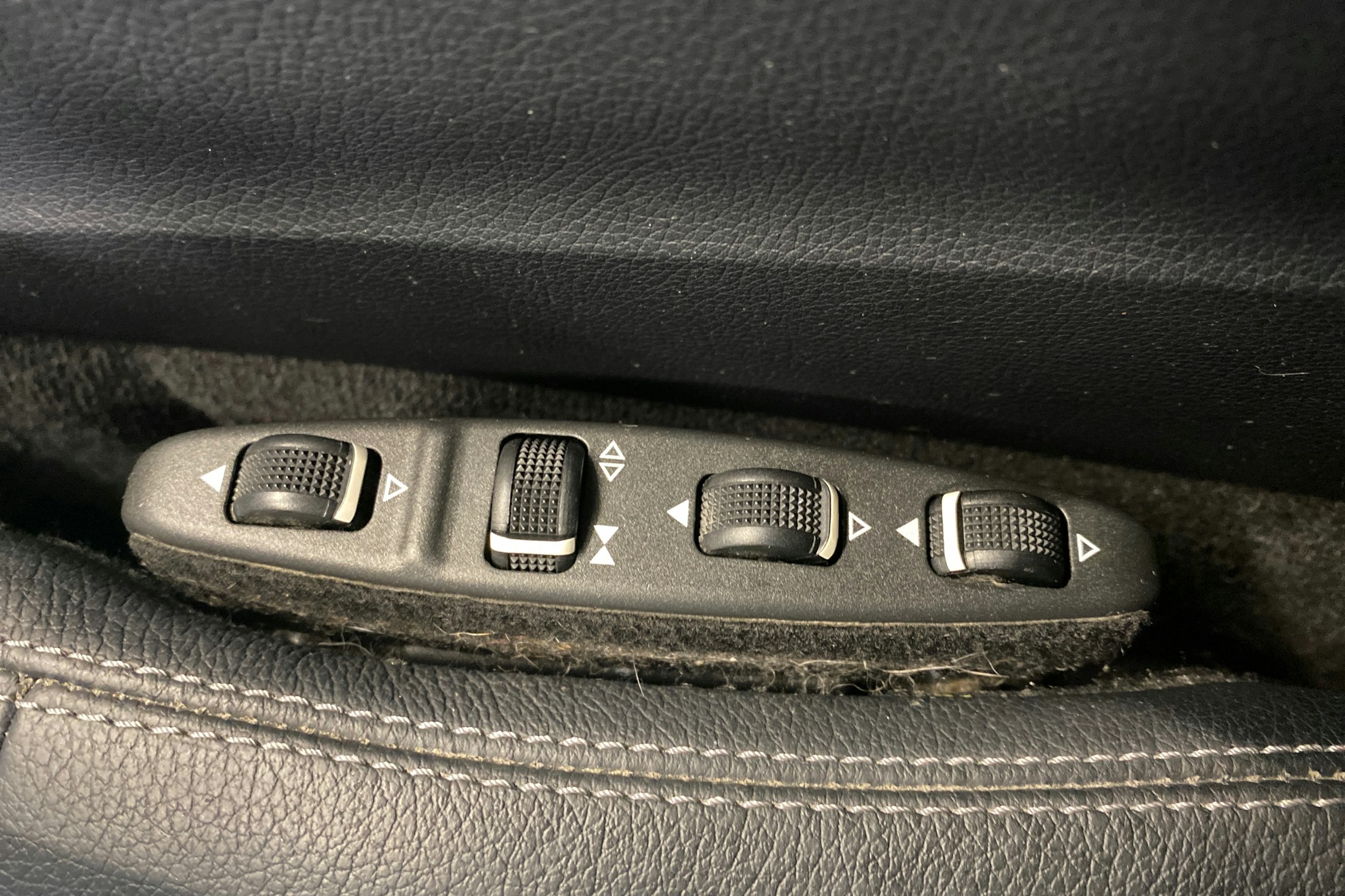 musta Mercedes-Benz E 2014 kuva 19.