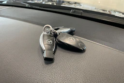 musta Mercedes-Benz E 2014 kuva 25.