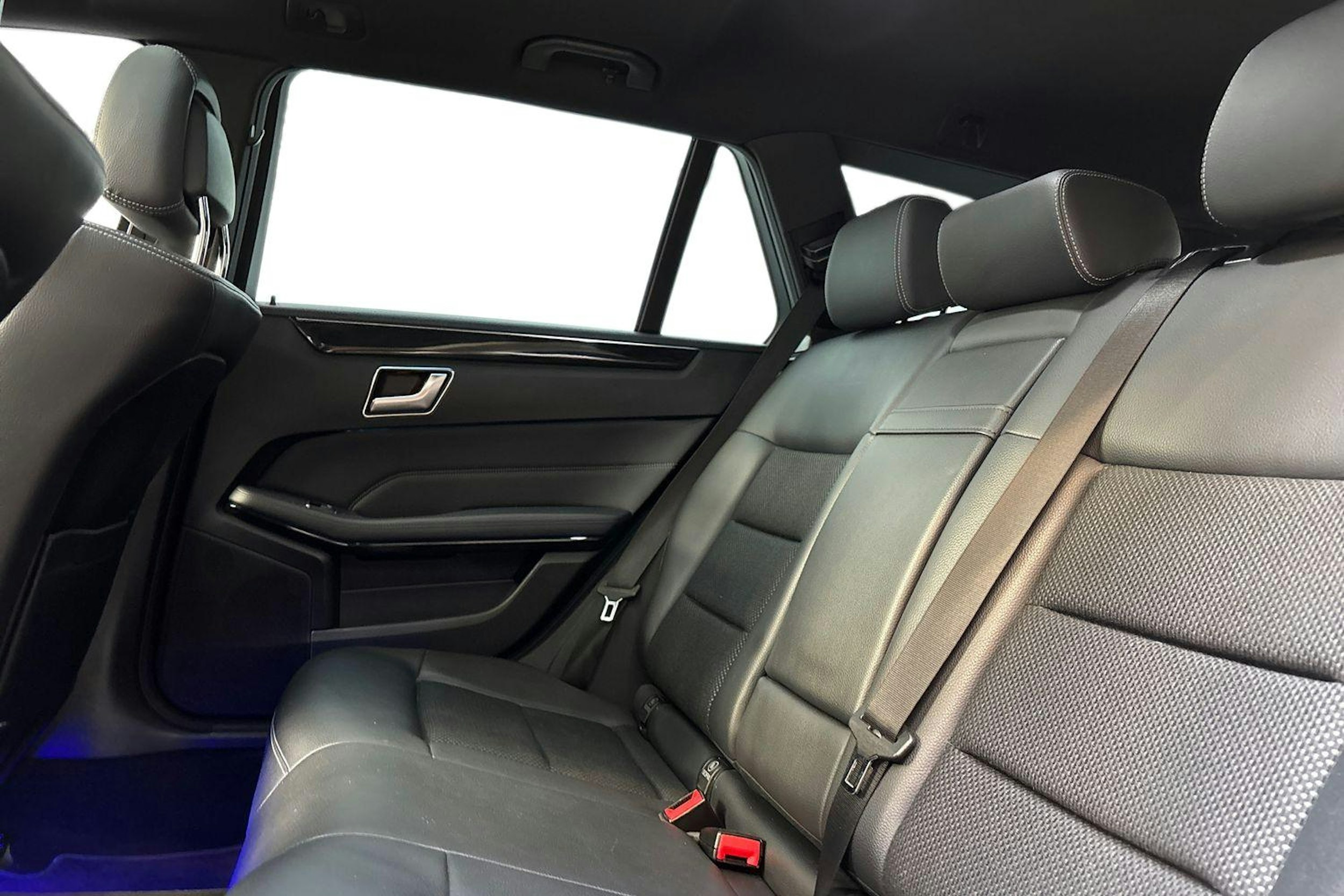 harmaa Mercedes-Benz E 2014 kuva 10.