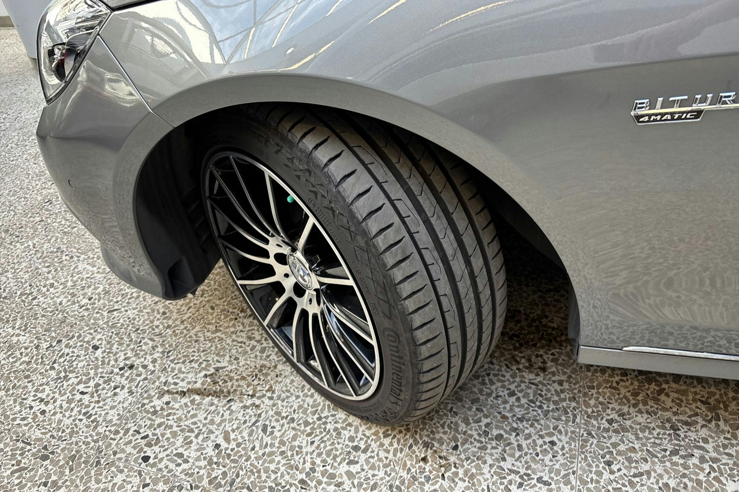 harmaa Mercedes-Benz E 2014 kuva 13.