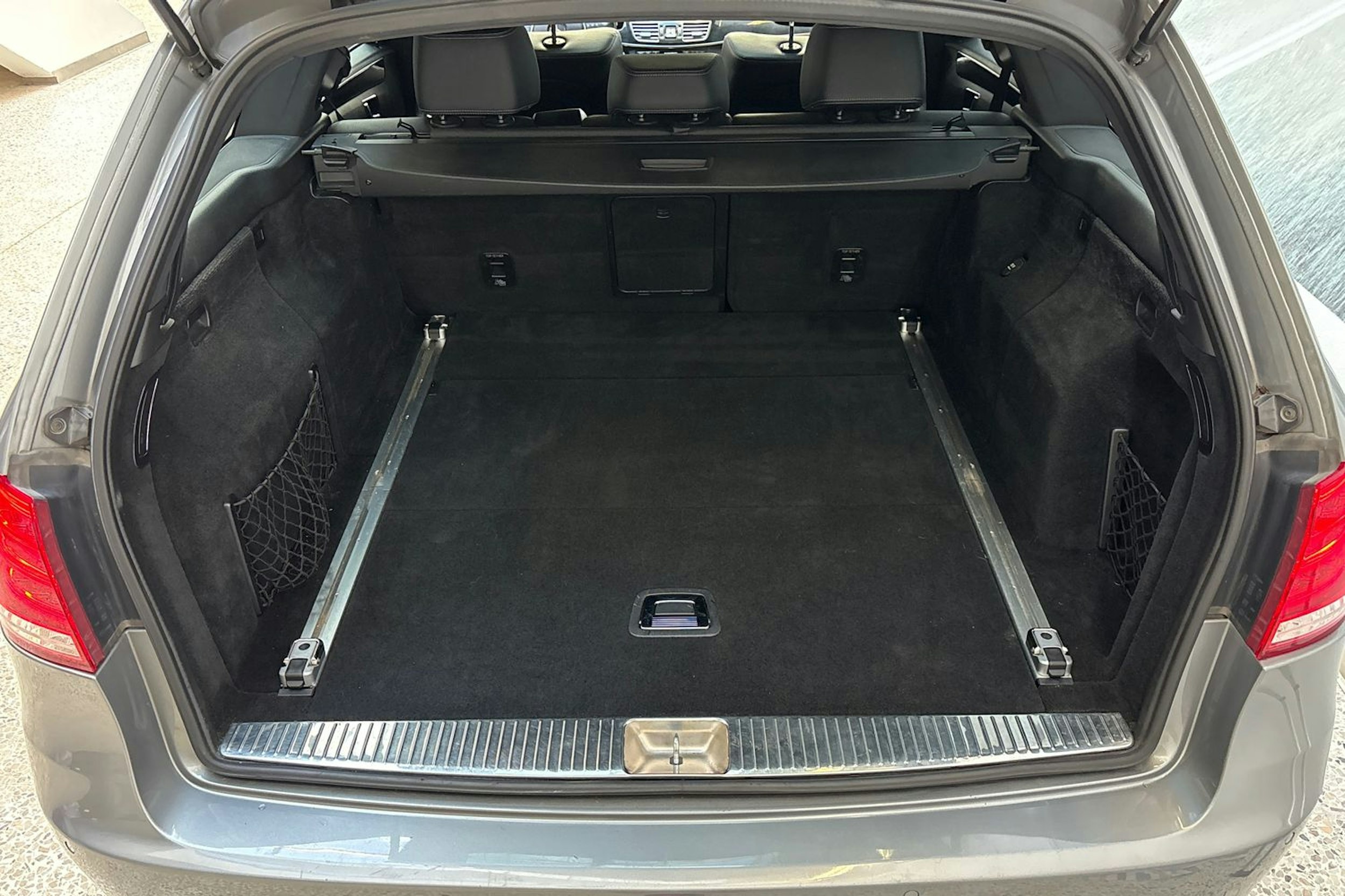 harmaa Mercedes-Benz E 2014 kuva 14.