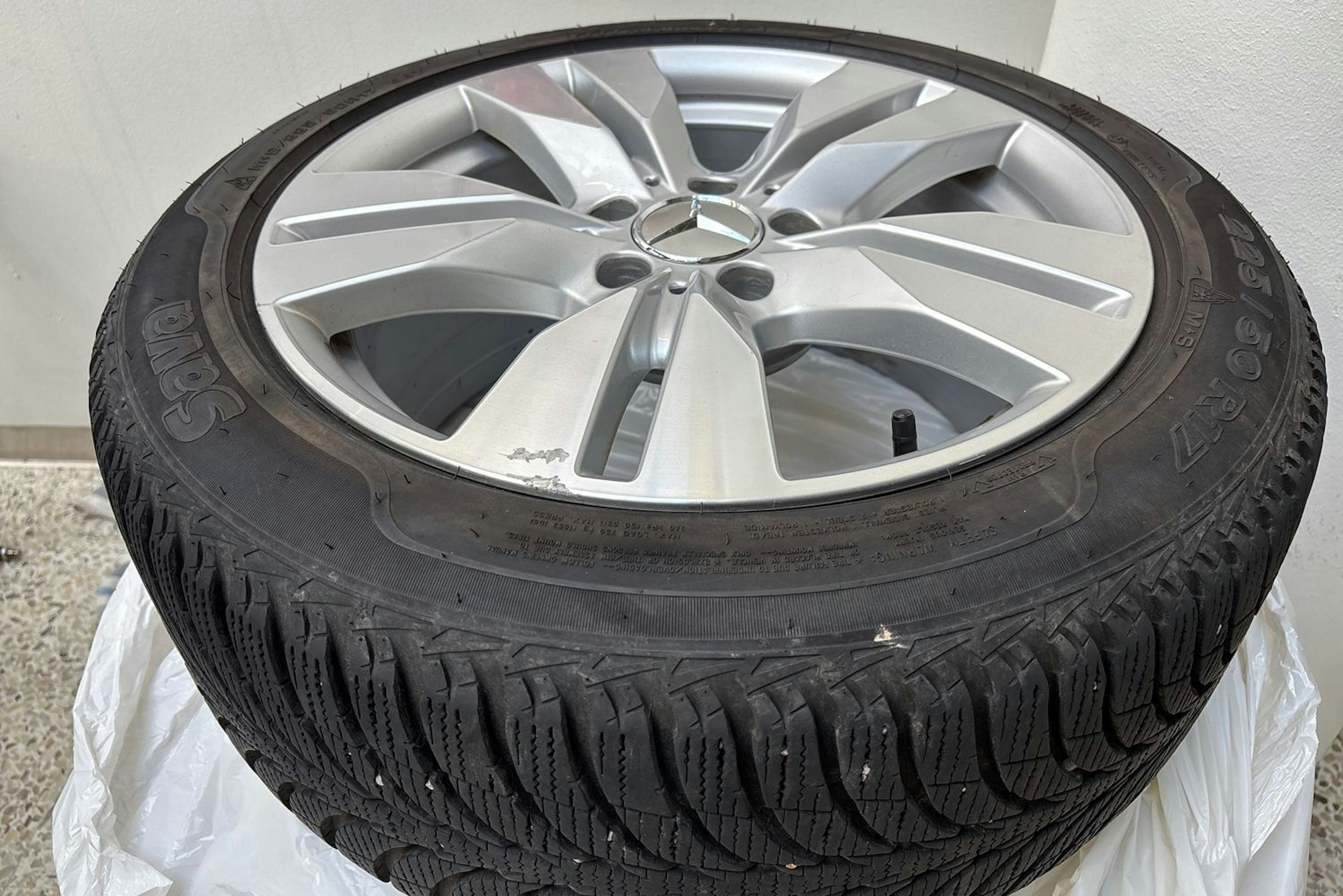 harmaa Mercedes-Benz E 2014 kuva 15.