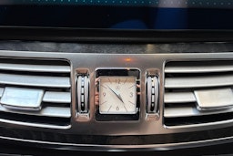 harmaa Mercedes-Benz E 2014 kuva 28.
