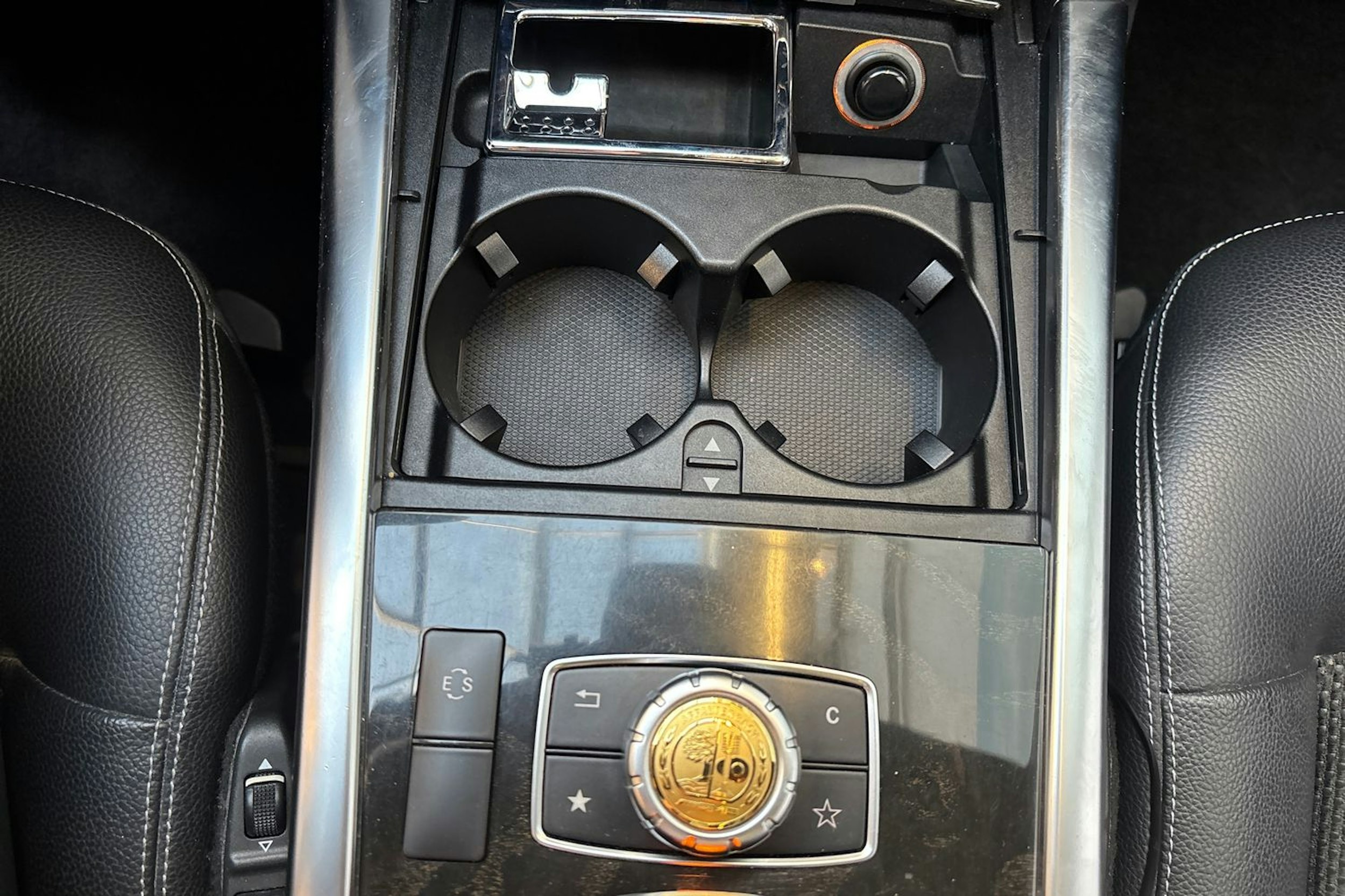 harmaa Mercedes-Benz E 2014 kuva 30.