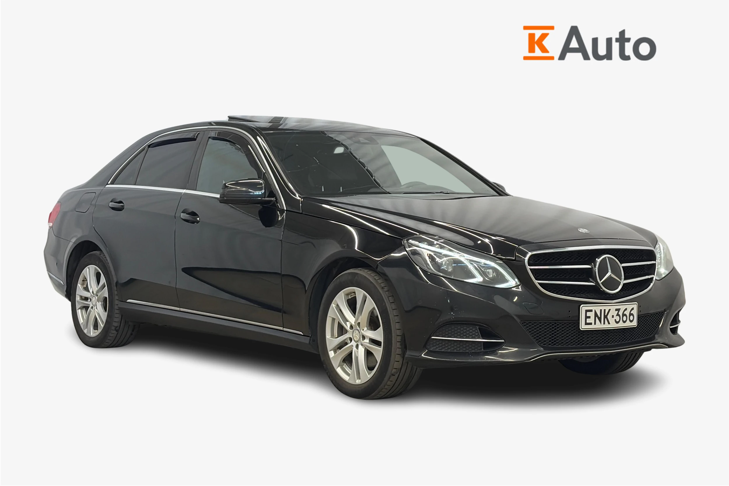 met. musta Mercedes-Benz E 2015 kuva 1.