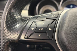 met. musta Mercedes-Benz E 2015 kuva 13.