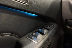 met. musta Mercedes-Benz E 2015 kuva 17.