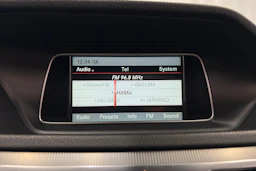 met. musta Mercedes-Benz E 2015 kuva 18.