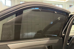 met. musta Mercedes-Benz E 2015 kuva 25.