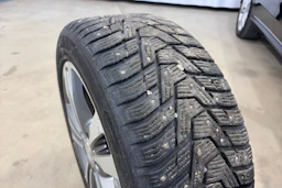 met. musta Mercedes-Benz E 2015 kuva 29.