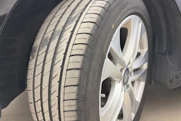 met. musta Mercedes-Benz E 2015 kuva 30.