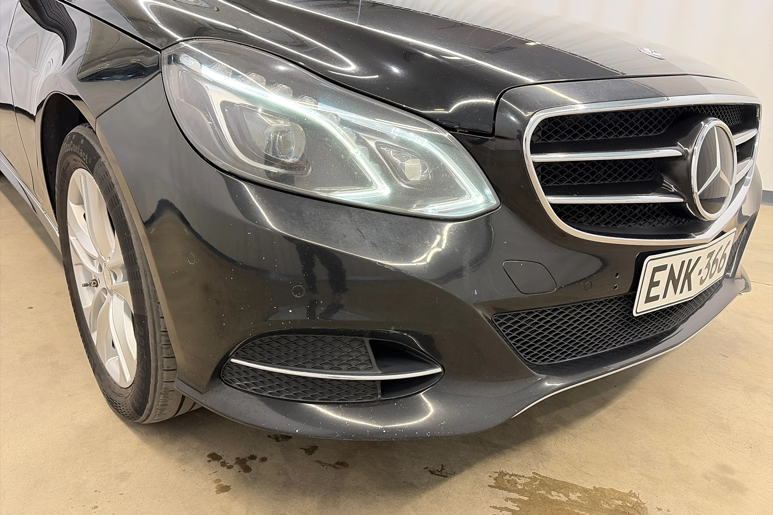 met. musta Mercedes-Benz E 2015 kuva 32.
