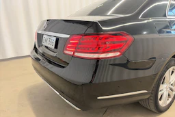 met. musta Mercedes-Benz E 2015 kuva 34.