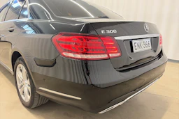 met. musta Mercedes-Benz E 2015 kuva 35.