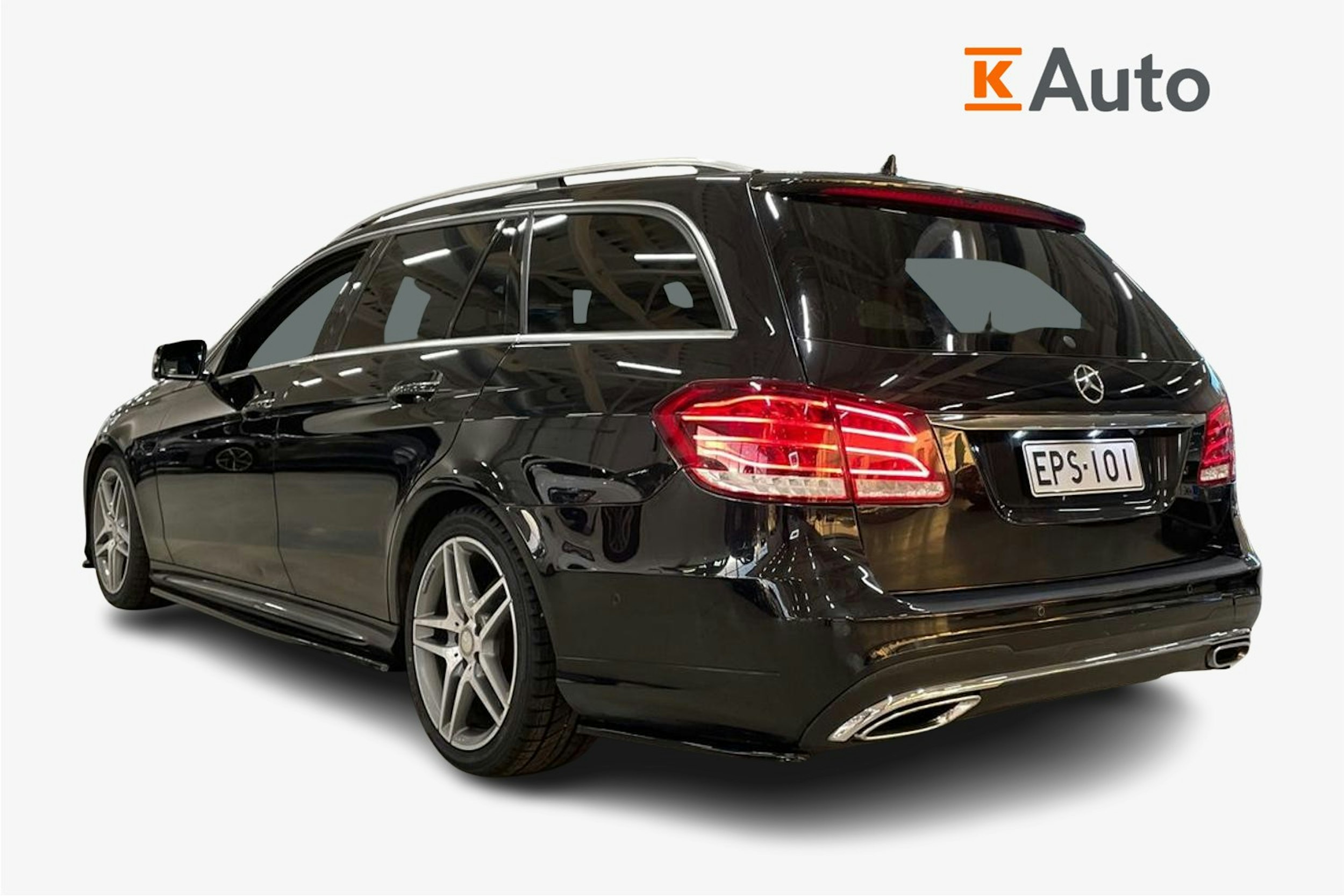 musta Mercedes-Benz E 2015 kuva 2.