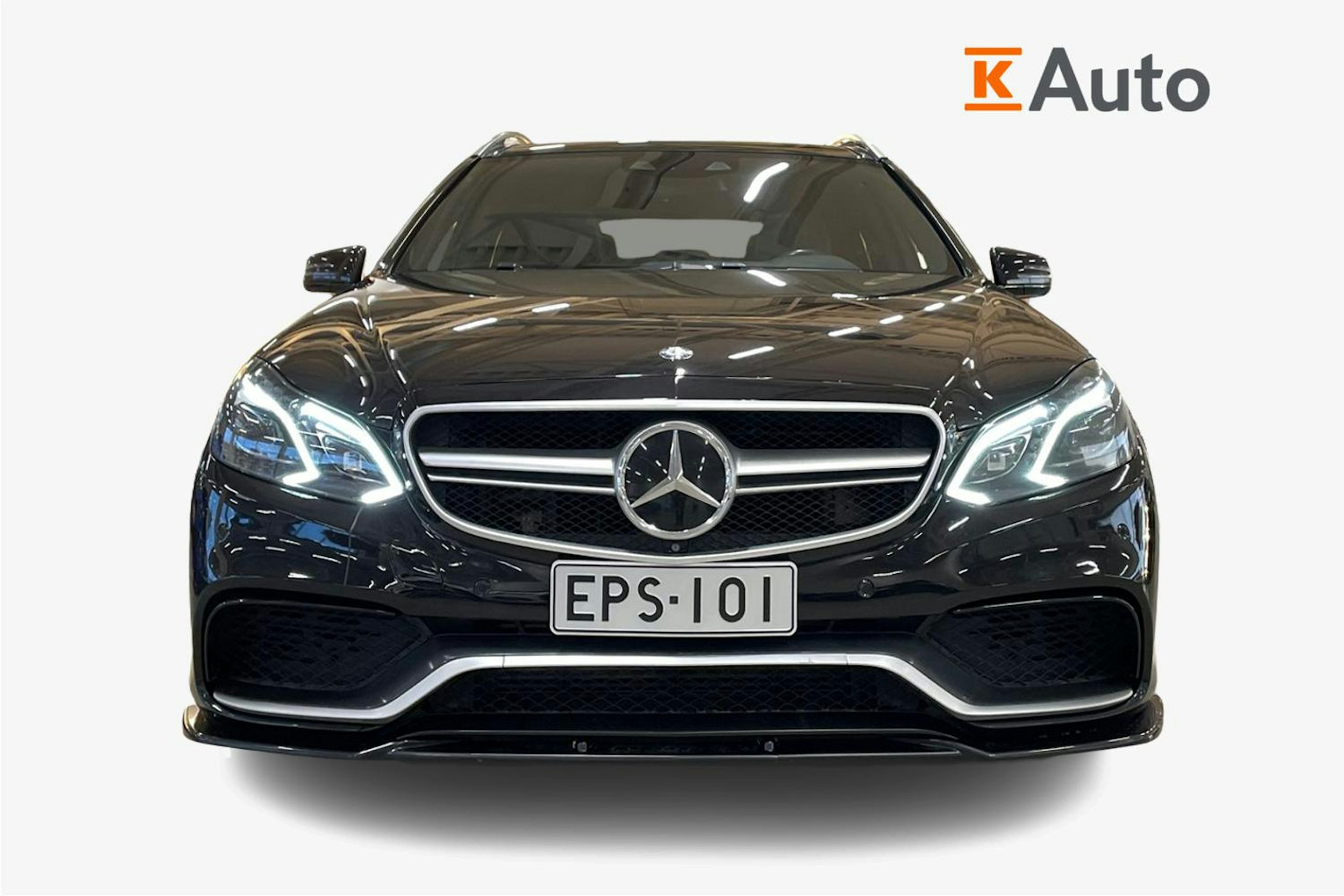 musta Mercedes-Benz E 2015 kuva 4.