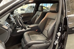 musta Mercedes-Benz E 2015 kuva 11.