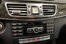 musta Mercedes-Benz E 2015 kuva 22.