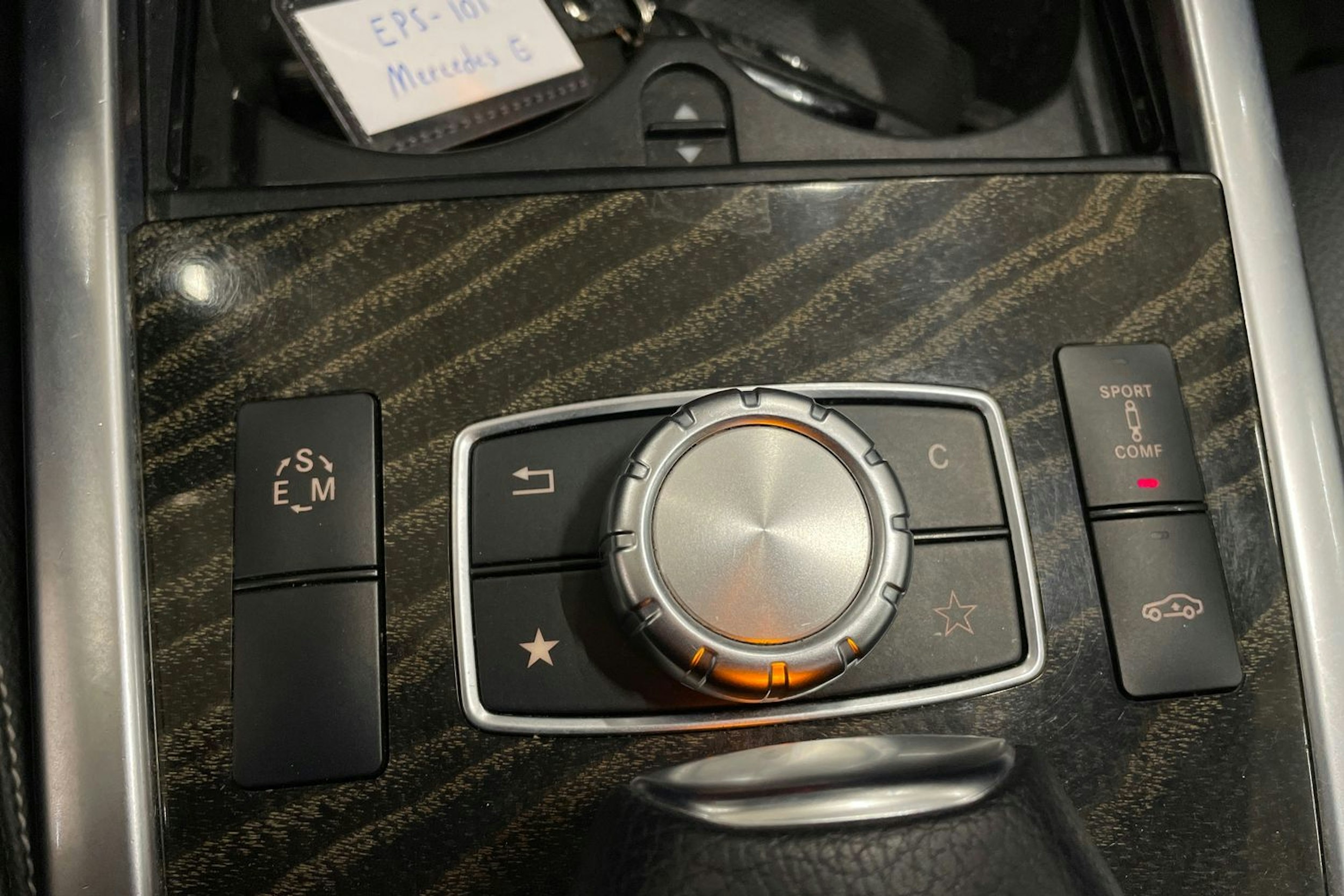 musta Mercedes-Benz E 2015 kuva 24.