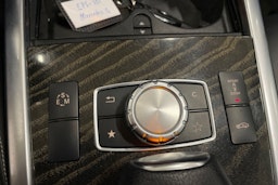 musta Mercedes-Benz E 2015 kuva 24.