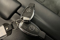 musta Mercedes-Benz E 2015 kuva 25.