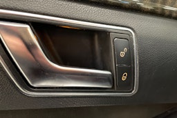 musta Mercedes-Benz E 2015 kuva 27.